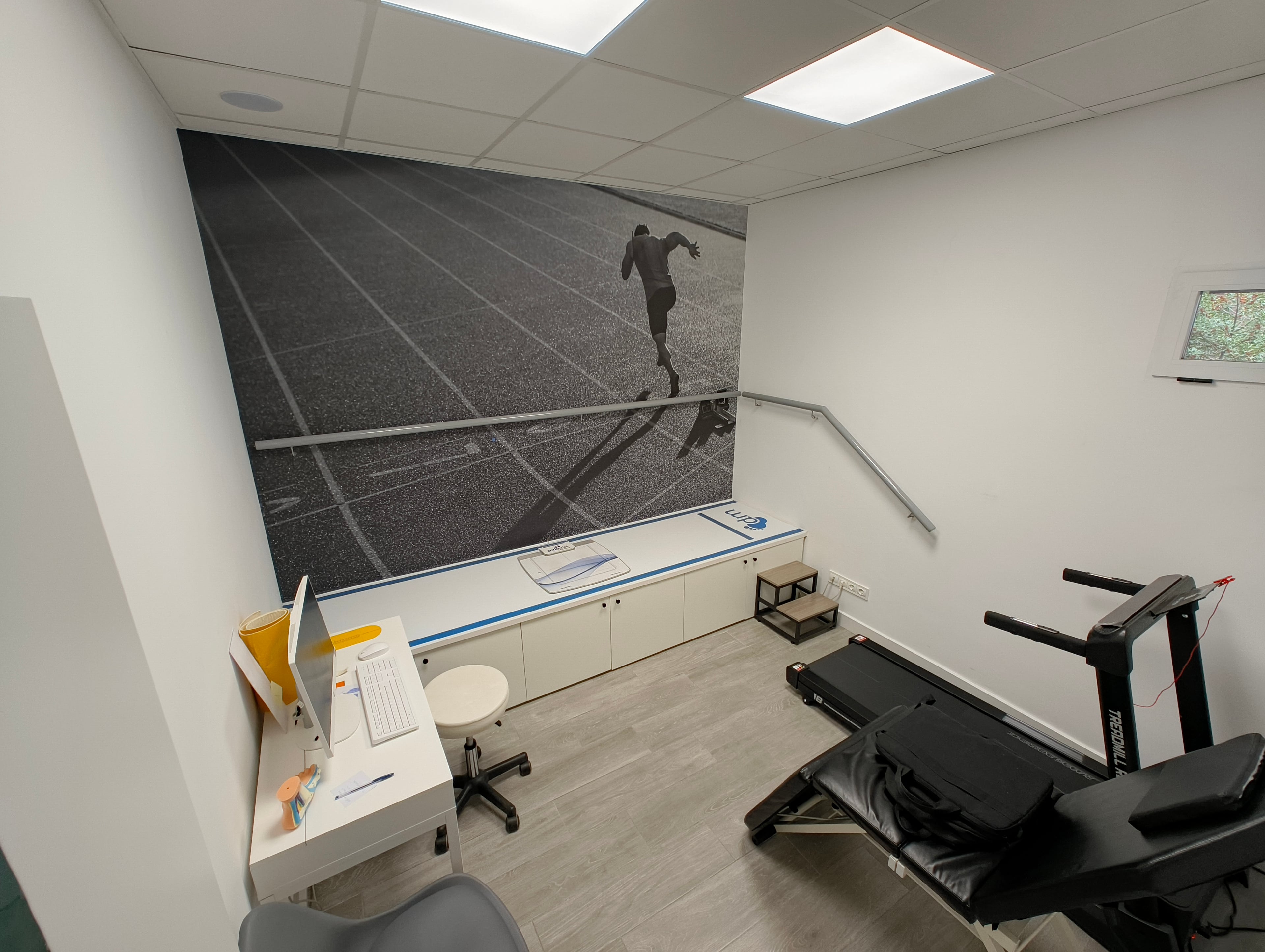 Estudio de la pisada con tecnología avanzada en DM Podología Colmenar Viejo